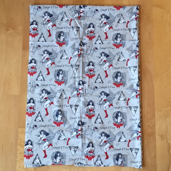 Wonder Woman DC Comics Quilting Fabric - Picture 2 of 13